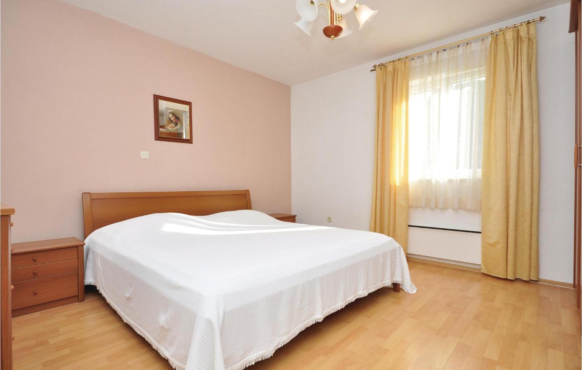 3 Bedroom Awesome Apartment In ปูชิสชา ภายนอก รูปภาพ