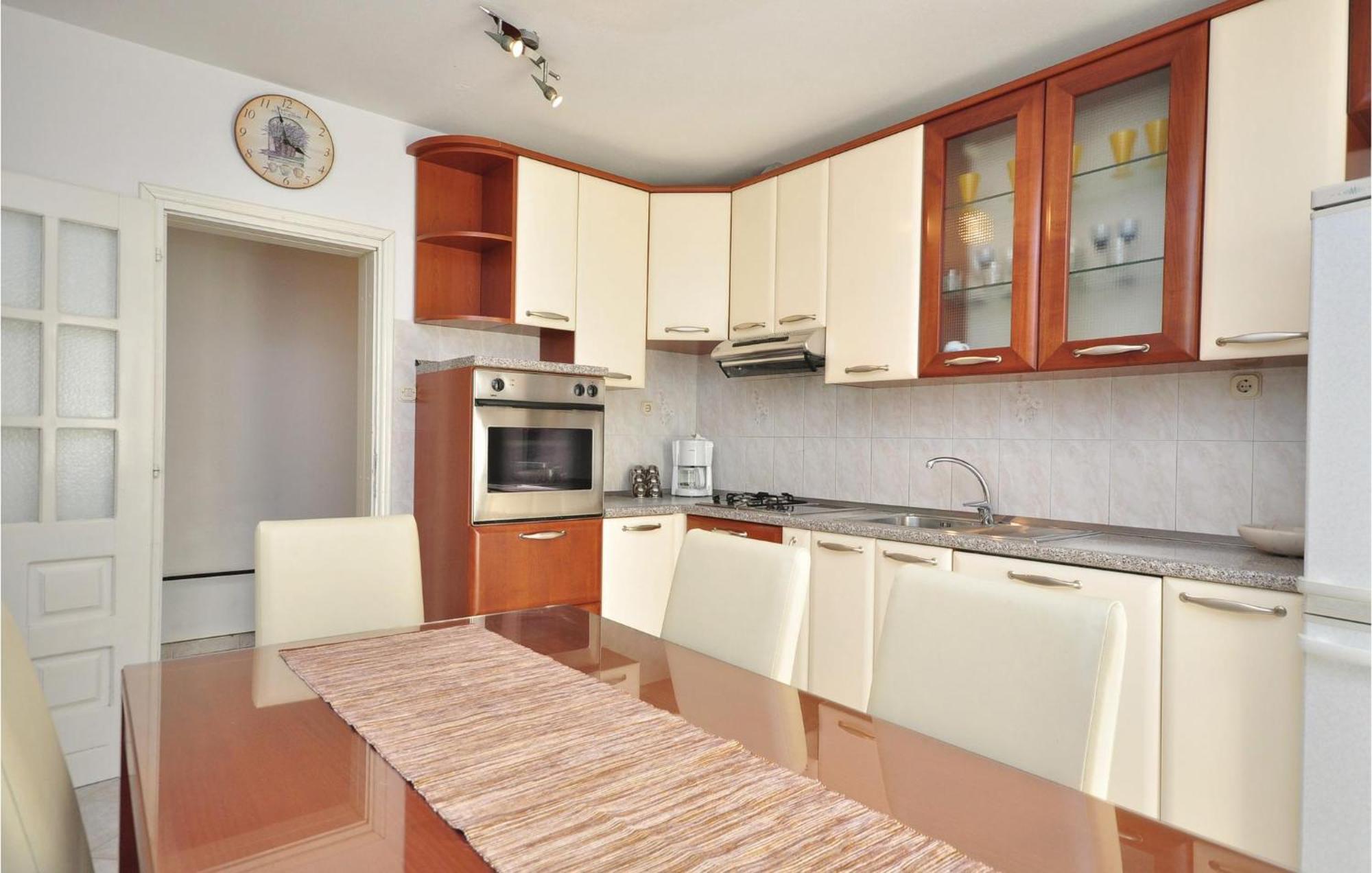 3 Bedroom Awesome Apartment In ปูชิสชา ภายนอก รูปภาพ