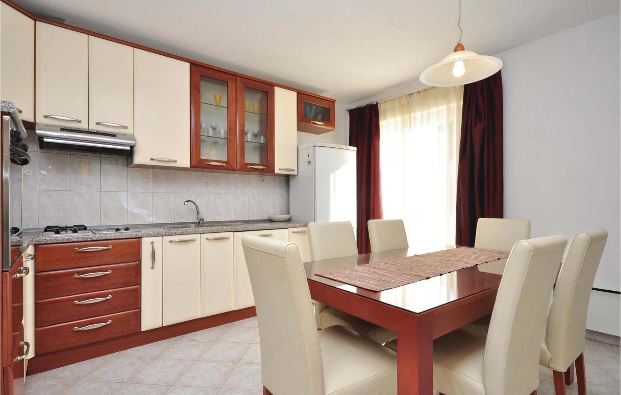 3 Bedroom Awesome Apartment In ปูชิสชา ภายนอก รูปภาพ